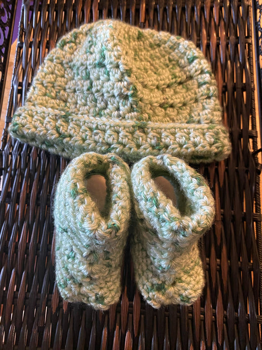 Handmade Mint Green Crochet Baby Hat & Booties Set | Newborn Winter Outfit | Soft & Cozy Gift