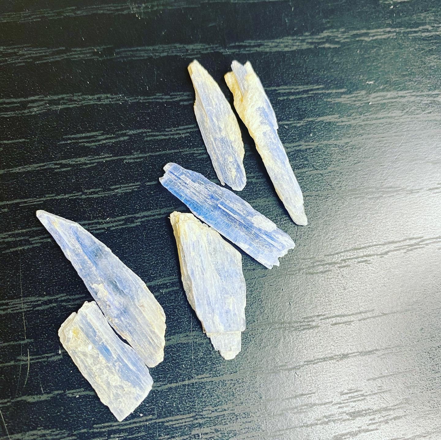 KYANITE Raw Gemstones - Stretchmarksbegone