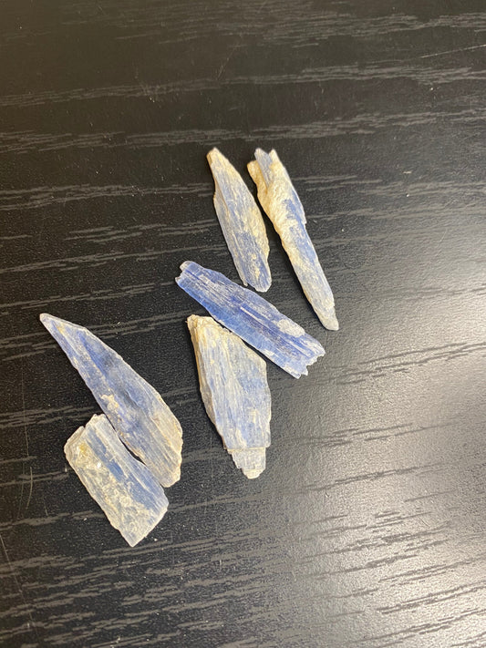 KYANITE Raw Gemstones - Stretchmarksbegone